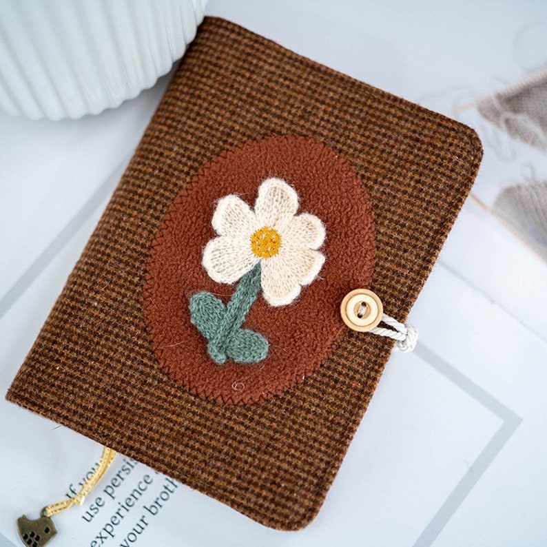 Carnet de notes en tissu patchwork à carreaux en laine A6 A5 Velours côtelé tricoté avec fleurs Bloc-notes rétro à feuilles mobiles avec doublure en pointillés