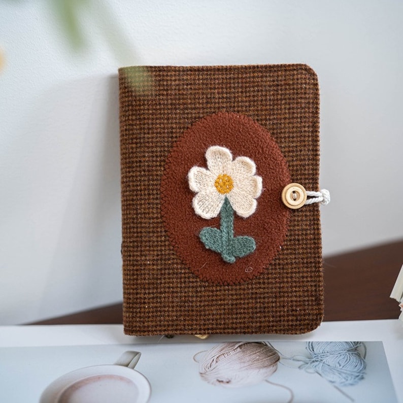 Carnet de notes en tissu patchwork à carreaux en laine A6 A5 Velours côtelé tricoté avec fleurs Bloc-notes rétro à feuilles mobiles avec doublure en pointillés